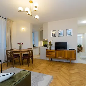 shortstaypoland-targowa-b160.warsawhotelspoland.com/