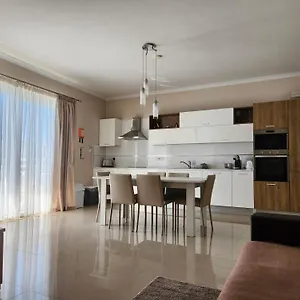 Apartament Riviera - Seafront - Wifi, Marsaskala
